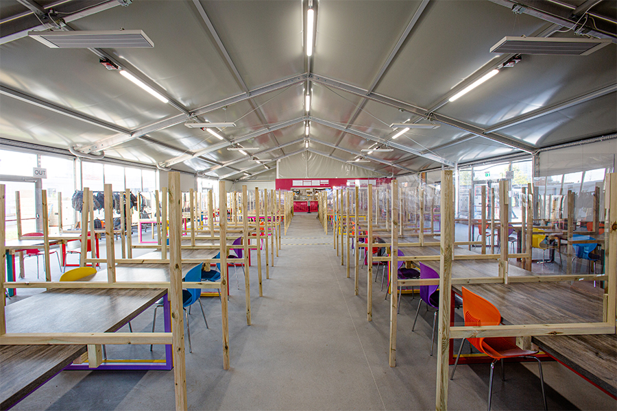 Thermo insulated pillow roof with lighting rig below